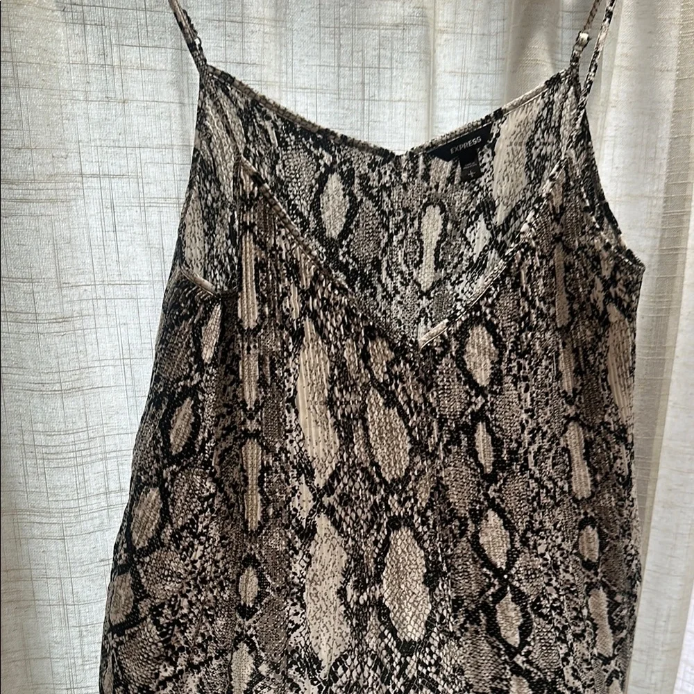 Express Pleated Snake Pattern Cami Top - Picture 3 of 4